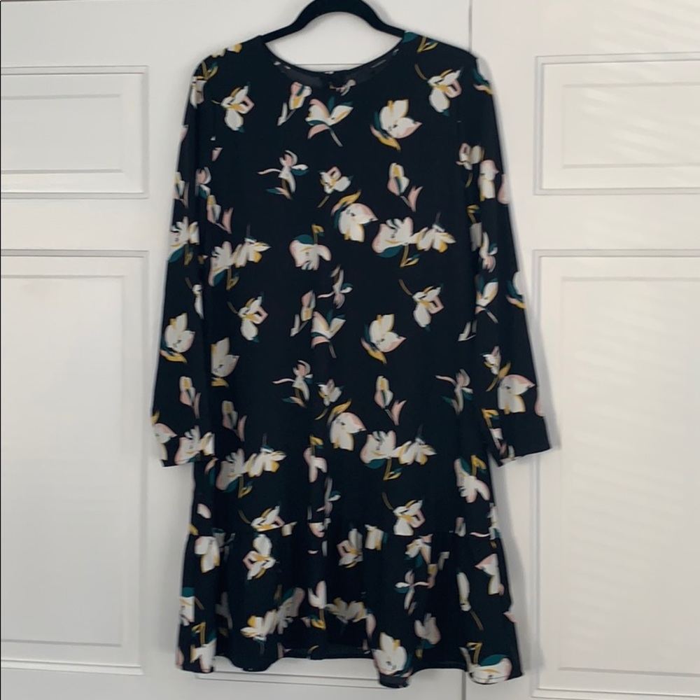 Like new Halogen dress. Worn once!